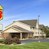 Super 8 by Wyndham Alton