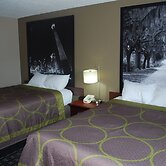 Super 8 by Wyndham Warner Robins