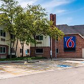Motel 6 Arlington Heights, IL - Chicago North Central
