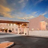 Super 8 by Wyndham Yucca Val/Joshua Tree Nat Pk Area