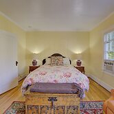 Secret Garden Inn and Cottages