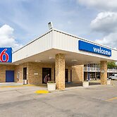 Motel 6 Baton Rouge, LA - Southeast