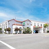 Holiday Inn Express Hotel & Suites Hermosa Beach by IHG