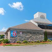 Motel 6 Southgate, MI - Detroit