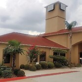 Red Roof Inn & Suites Houston - Humble/IAH Airport