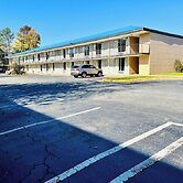 OYO Hotel Catersville GA