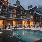 Whistler Village Inn And Suites