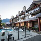 Whistler Village Inn And Suites
