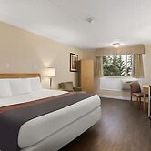 Days Inn & Conference Center by Wyndham Bridgewater