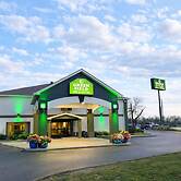 Greenfield Inn & Suites Owensboro, KY Airport
