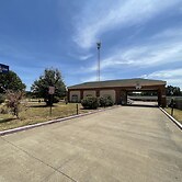 Gun Barrel Executive Inn