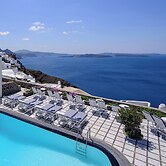 Nikos Villas Hotel in Oia Santorini