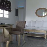 Adonis Hotel & Apartments