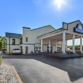 Days Inn by Wyndham Lexington