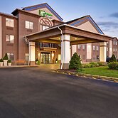 Holiday Inn Express Newport North - Middletown by IHG