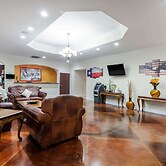 Super 8 by Wyndham Beaumont I-10 South/College St