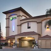 Holiday Inn Express Redwood City-Central by IHG