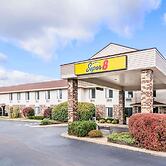 Super 8 by Wyndham Wausau