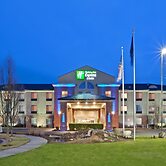 Holiday Inn Express & Suites Albany by IHG