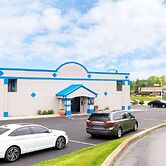 Travelodge by Wyndham Richmond IN