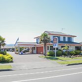 Bk's Palm Court Motor Lodge