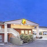Super 8 by Wyndham Salina/Scenic Hills Area