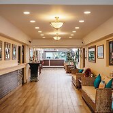 Coconut Court Beach Hotel