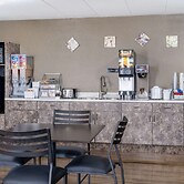 Super 8 by Wyndham Owatonna