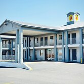 Super 8 by Wyndham Van Horn