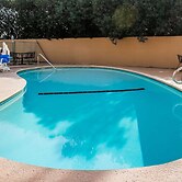 Super 8 by Wyndham Visalia