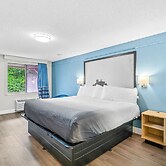 Super 8 by Wyndham Lantana West Palm Beach
