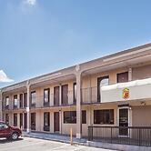 Super 8 by Wyndham Camp Springs/Andrews AFB DC Area