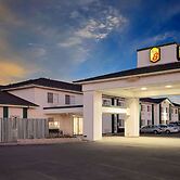 Super 8 by Wyndham Battle Mountain