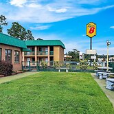 Super 8 by Wyndham Columbia SC / Ft. Jackson