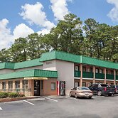 Super 8 by Wyndham Columbia SC / Ft. Jackson