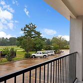 Super 8 by Wyndham Brookhaven