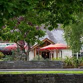 Waterloo Hotel Lodge