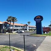 Suburban Studios North Charleston I-526