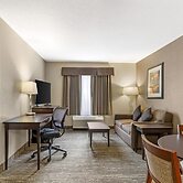 Best Western Plus Pembina Inn & Suites