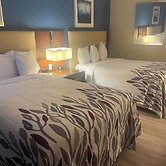 Red Roof Inn & Suites Hinesville