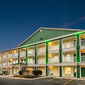 HomeTowne Studios by Red Roof Lake Charles - Sulphur