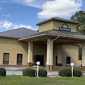 Days Inn by Wyndham Lake City I-10