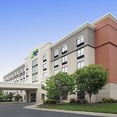Holiday Inn Express & Suites Baltimore - BWI Airport North by IHG