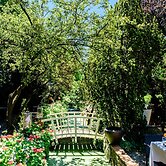 Luxury Vintage Hotel Villa Beukenhof