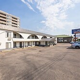 Howard Johnson by Wyndham Downtown Kamloops