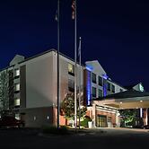 Holiday Inn Express & Suites New Berlin by IHG