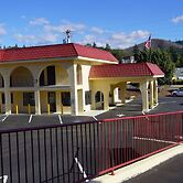 Timberland Inn & Suites