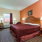 Howard Johnson by Wyndham Airport