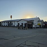 Super 8 by Wyndham Newton
