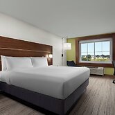Holiday Inn Express Hotel & Suites Marina - State Beach Area by IHG